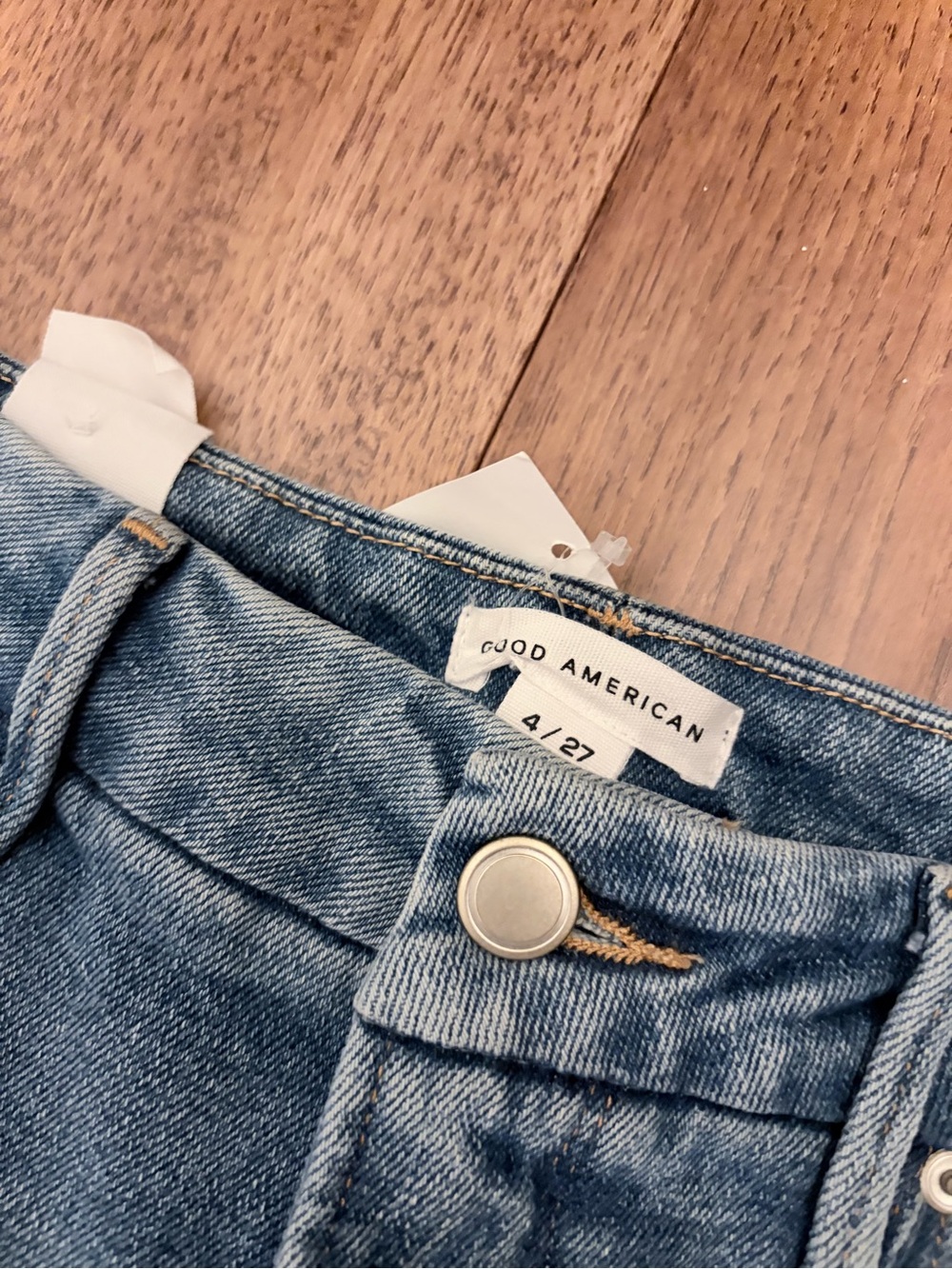 NWT Good American Good Classic Distressed High Rise Jeans Size 4/27 - Picture 3 of 4